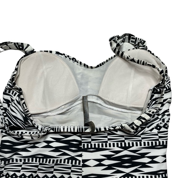 Torrid 0 geo print one piece swimsuit black and white - Picture 3 of 9